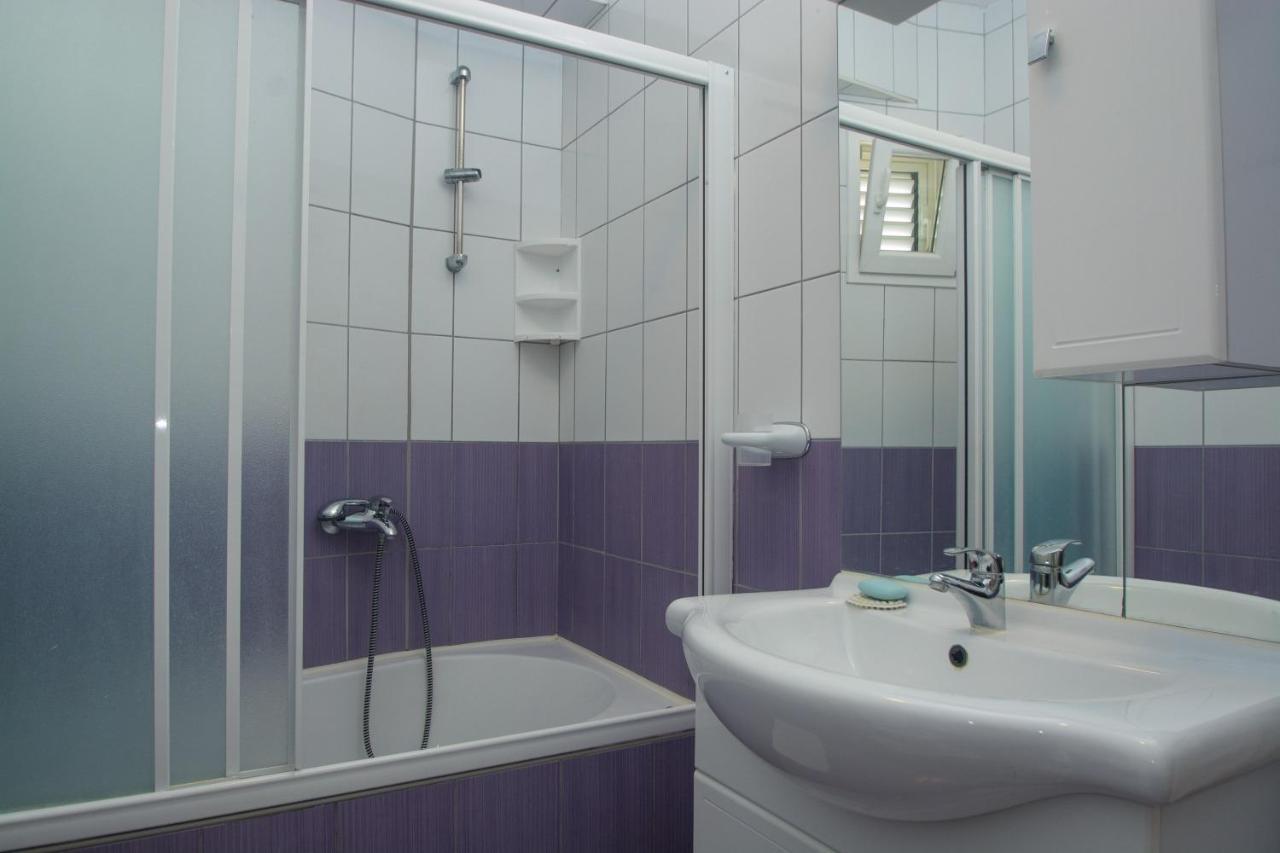 Apartments Marija - By The Sea Rogoznica  Exterior photo