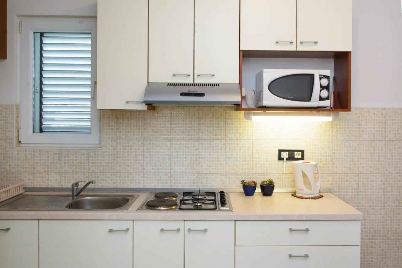 Apartments Marija - By The Sea Rogoznica  Exterior photo