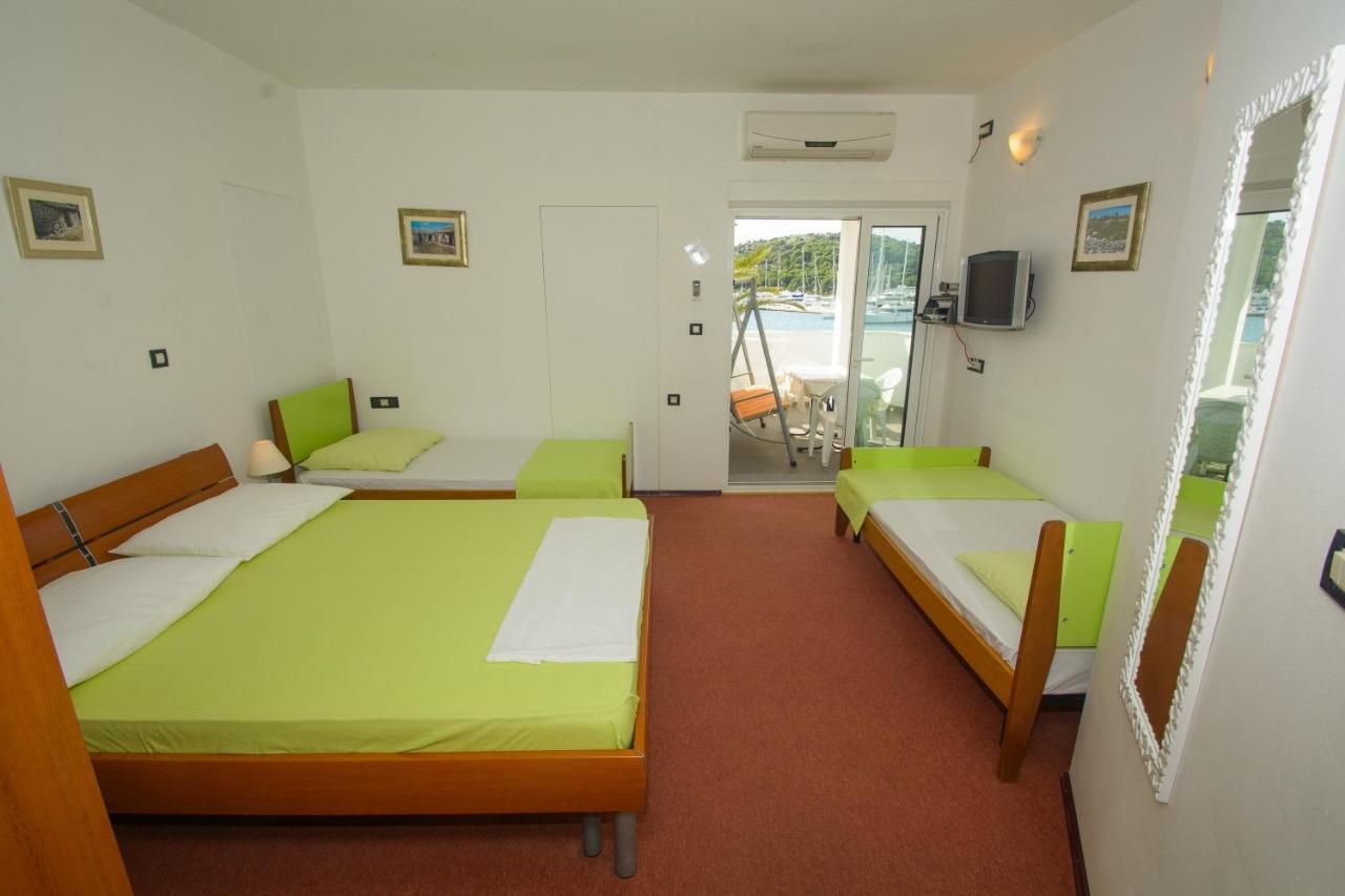 Apartments Marija - By The Sea Rogoznica  Exterior photo