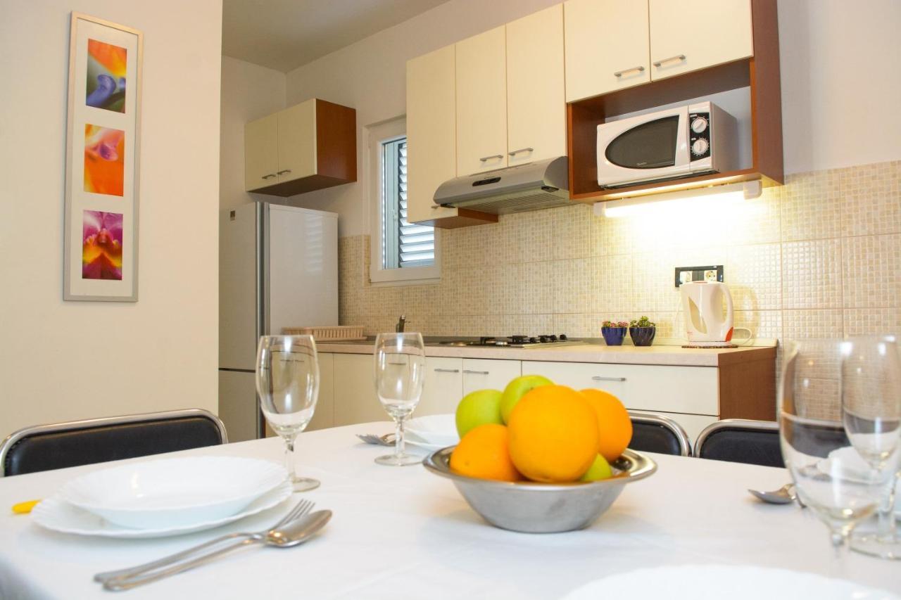 Apartments Marija - By The Sea Rogoznica  Exterior photo
