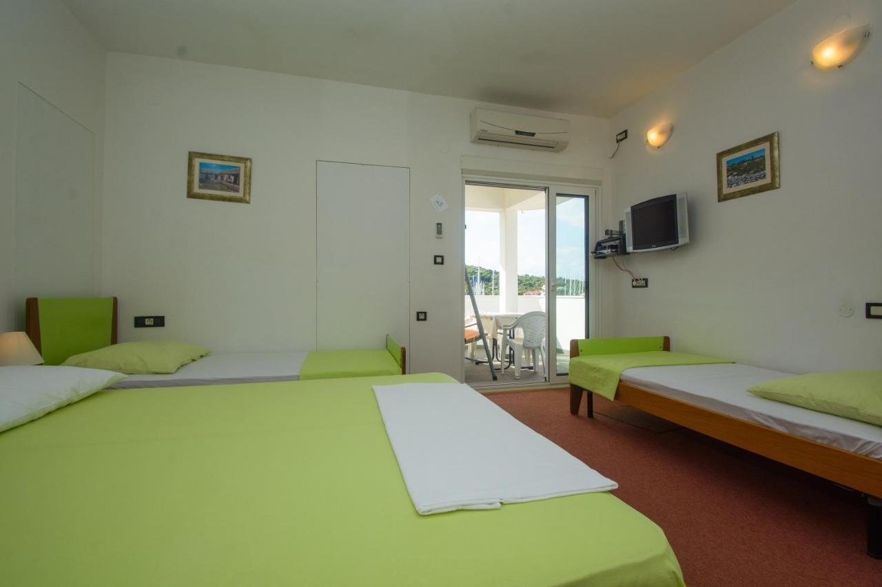 Apartments Marija - By The Sea Rogoznica  Exterior photo